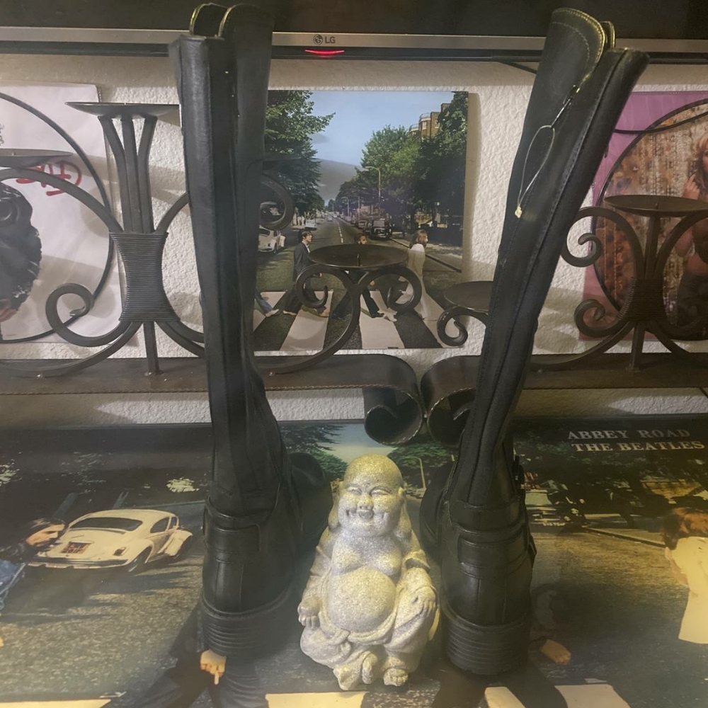 Boots - Picture 2 of 10